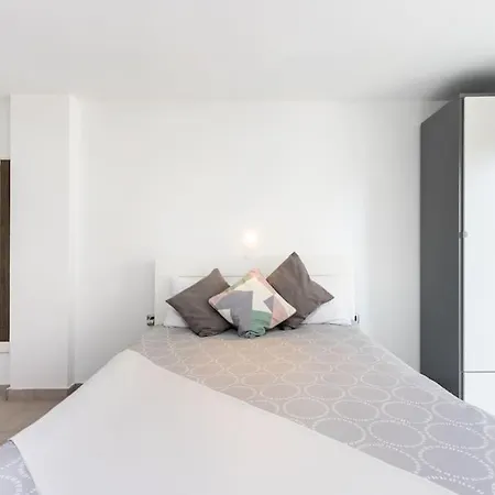 Bonito Estudio Con Balcón *