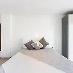 Bonito Estudio Con Balcon *