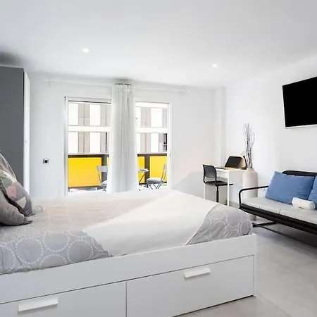 Bonito Estudio Con Balcon Lejlighed *